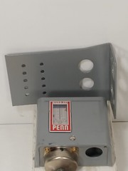JOHNSON CONTROLS P70AB-12E / P70AB12E MICRO-SET PRESSURE CONTROL 4E039
