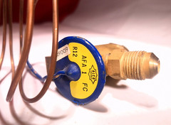 ALCO AFA1FC THERMOSTATIC EXPANSION ANGLE VALVE 3/8″ x 1/2″ FLARE R-12 AFA 1 FC