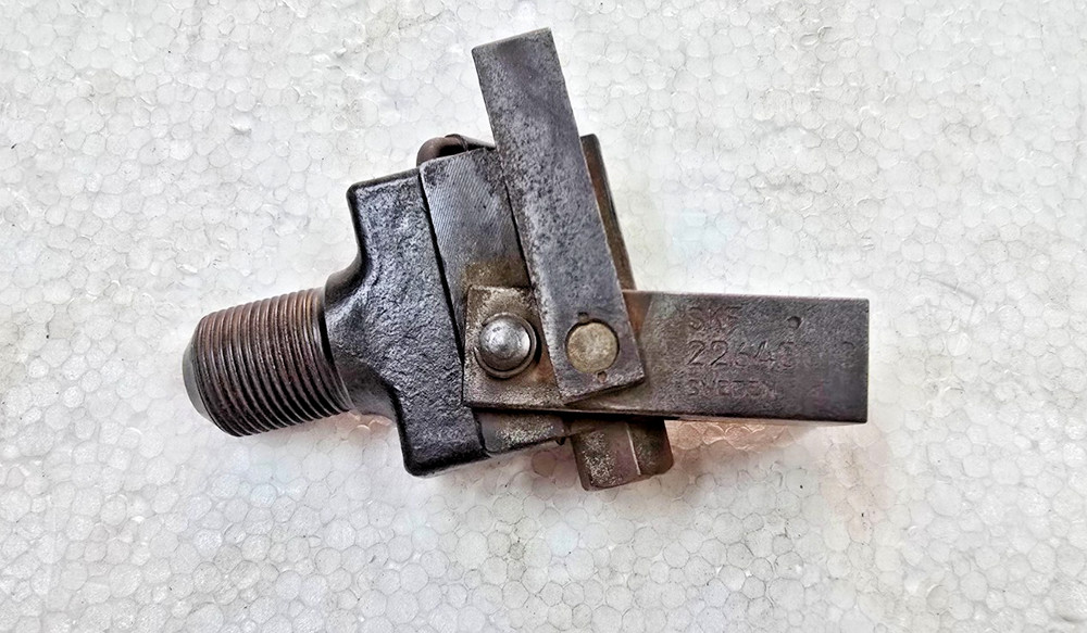 226400B OIL INJECTOR USED DAMAGE incomplete 2 PART MISSING SKF SWEDEN 226400 B