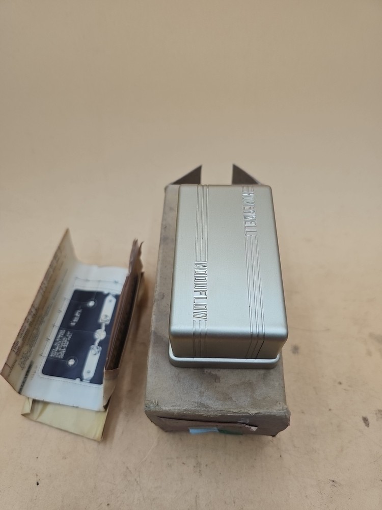Vintage Honeywell T7000-A5X1 Electronic Limititer