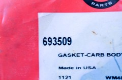 New Briggs & Stratton 693509 Carburetor Body Gasket NOS