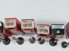 (10) BRIGGS & STRATTON EXHAUST & INTAKE VALVES 296676 & 296677 PLUS UNKNOWN