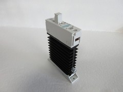 SIEMENS 3RF2330-1DA44 NEW-NO BOX SEMICONDUCTOR CONTACTOR 3RF23301DA44