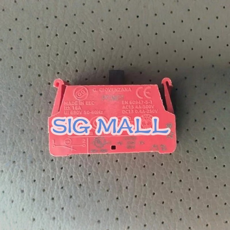 1Pcs New normally closed switch contact PCW01