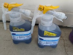 2 pack Diversey 93063402 Liquid Glass And All Purpose Cleaner, 1.5L Unscented