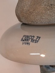 Vtg Pinco 71 Ceramic Electrical Line Double Insulator 5,000 Test Metal Good Cond