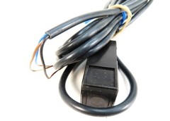 Omron E3S-2DE4 E3S2DE4 Photoelectric Switch ***USA Seller- Fast Shipping*** NEW