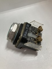 ALLEN BRADLEY 800T-A1D1 PUSHBUTTON GREEN FLUSH 1NO SERIES T