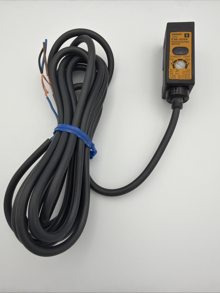 OMRON E3S-2DE4 PHOTOELECTRIC SENSOR