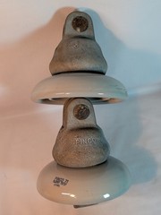 Vtg Pinco 71 Ceramic Electrical Line Double Insulator 5,000 Test Metal Good Cond