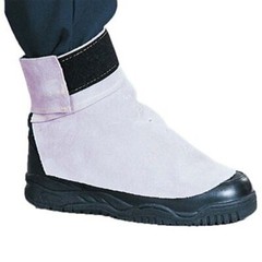 CL1390 Pearl Grey 6 in Split Leather Spat with 8 in Flare