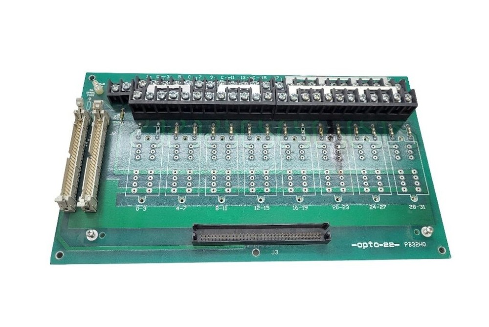 OPTO 22 PB32HQ PROGRAMMBLE LOGIC CONTROLLER