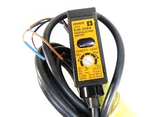 Omron E3S-2DE4 E3S2DE4 Photoelectric Switch ***USA Seller- Fast Shipping*** NEW
