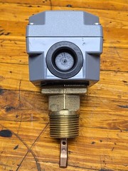 PENN JOHNSON CONTROLS F261KAH-V01 FLOW SWITCH 1″